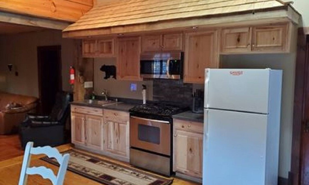 Vermontville Cabin | The Bears Den