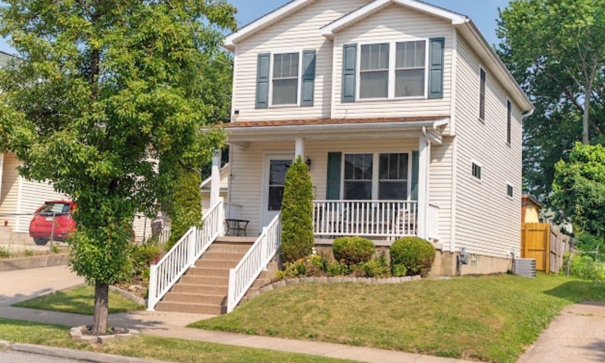 Erie House | The Beautiful Bayfront Home!