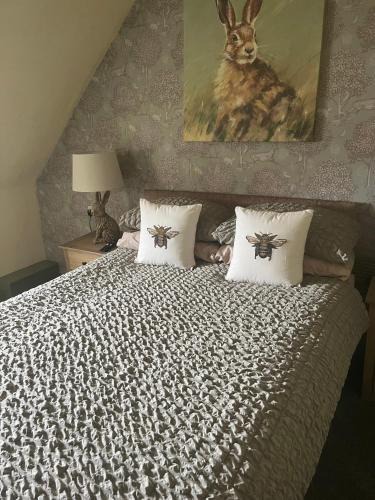 Coylton Apartment | The Bee Hive Hotel