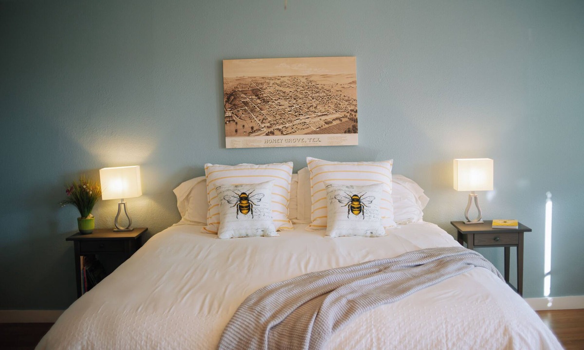 Honey Grove Apartment | The Beehive Room: Sweet Country Living with fast city WiFi, Beauty, and Peace.