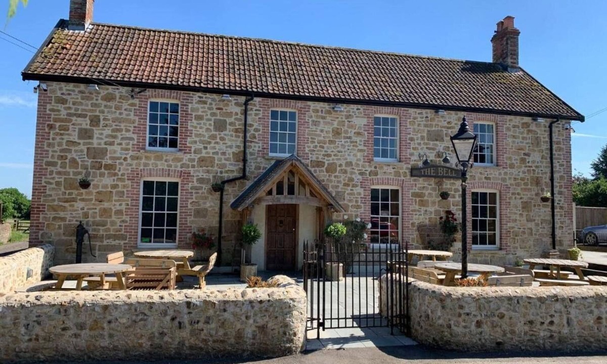 Horton Bed & Breakfast | The Bell Broadway