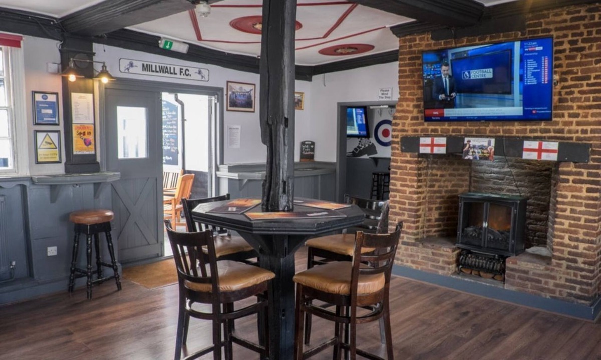 Hoddesdon Hotel | The Bell Hotel