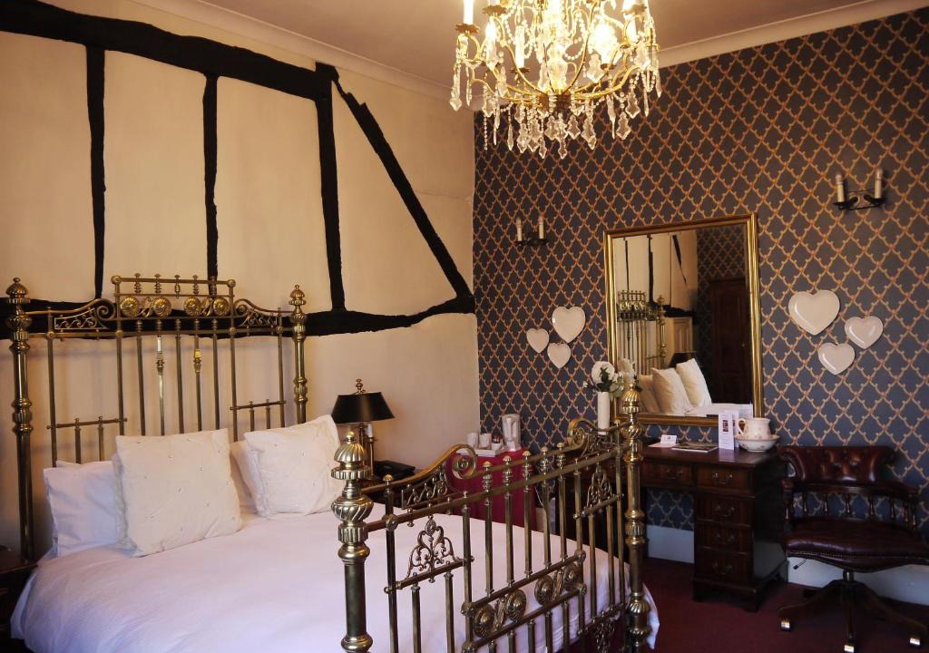 Winslow Hotel | The Bell Hotel