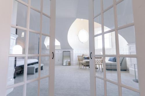 Peabody Hotel | The Bell Inn