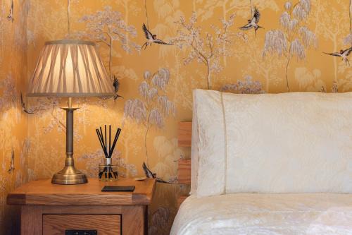 Sandown House | The Bell Lodge