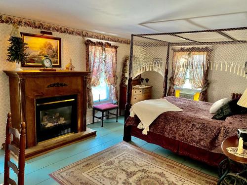 Holcomb Bed & Breakfast | The Bella Ella Bed and Breakfast