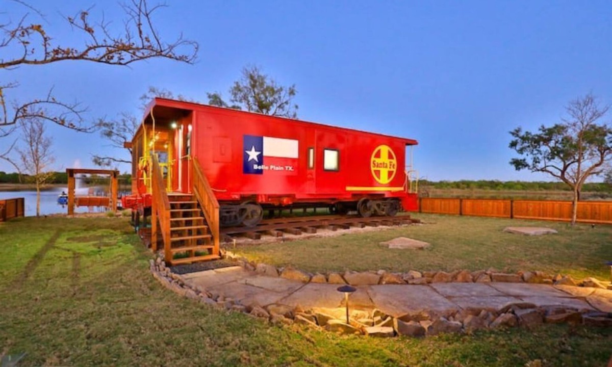 Baird House | The Belle Plain Caboose is a secluded romatic stay with great fishing!