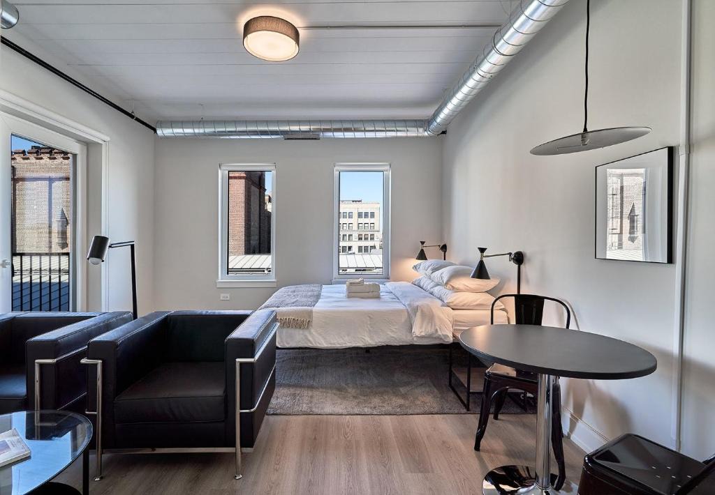 Lakeview Apartment | The Belmont Studio No.2 by Zencity