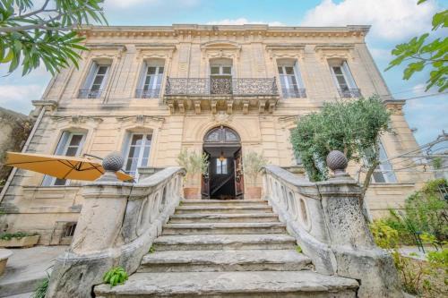 Castries House | The Belvedere Manor -