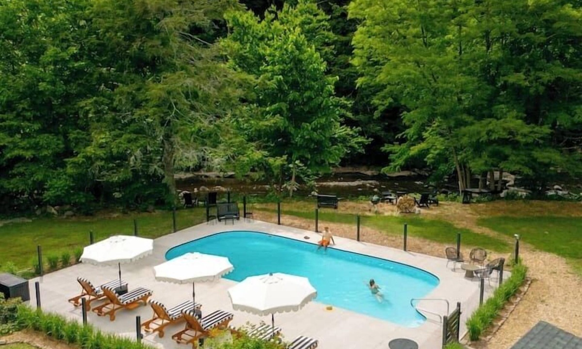 Phoenicia House | The Bend: Boutique Stays - Pool, Waterfront, Sauna