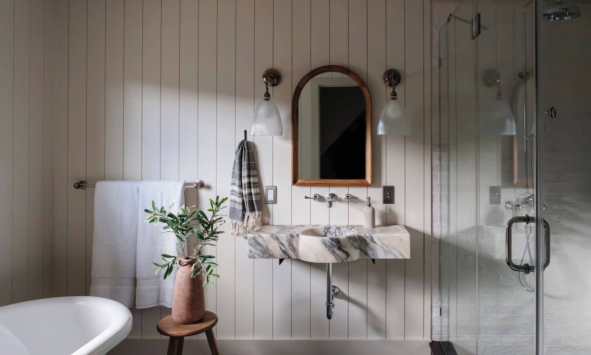 Phoenicia House | The Bend: Loft Pool Sauna Fire Pits Creek