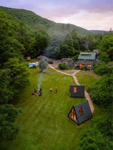 Phoenicia Apartment | The Bend