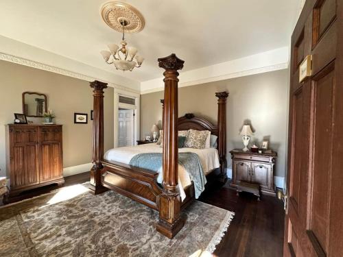 Guthrie Bed & Breakfast | The Bennett Room at The Judges Chambers