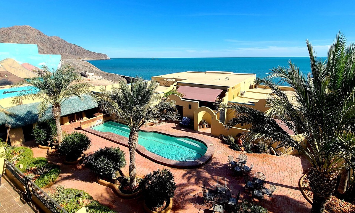 Segunda Seccion House | The best beach steps away