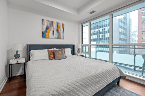 Yonge-Eglinton Apartment | The Best Location 2 Bedroom Condo in Heart Downtown Toronto