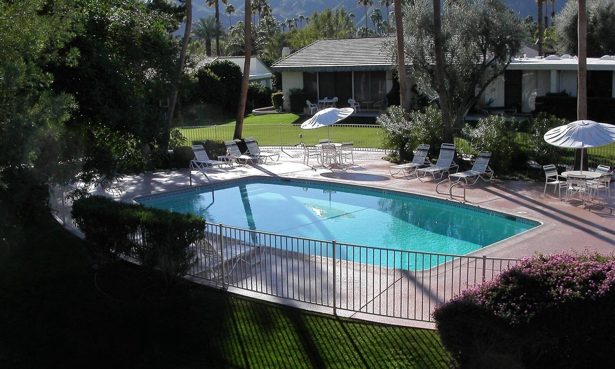Sunrise Villas Condo | The Best of Sunrise Villas. Sun-Splashed & Pool Side. nn