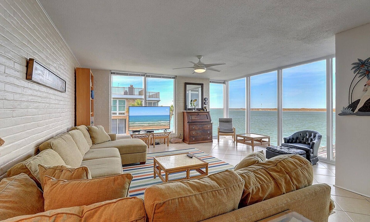 Port Aransas Condo | The best of the best at Channelview! Private fishing pier, large HEATED communi