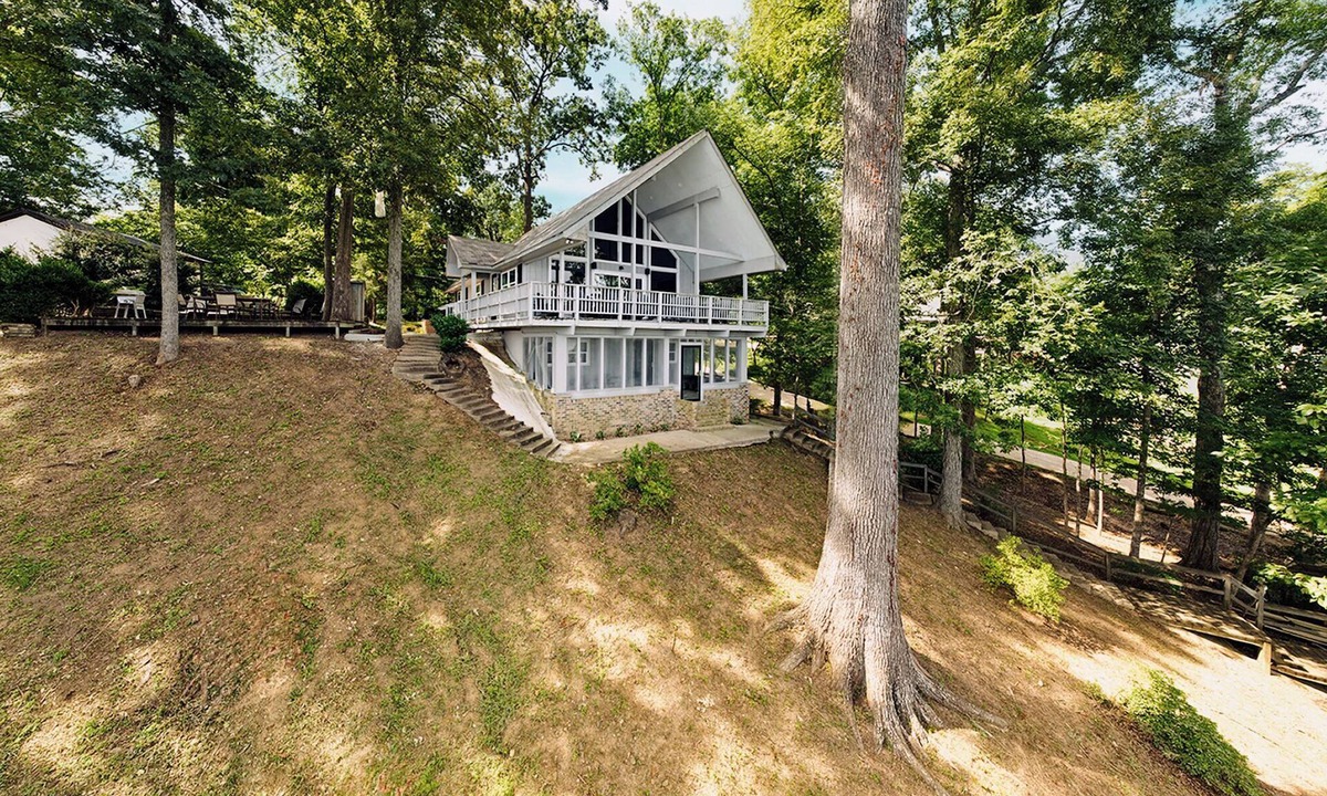 Negreet House | The Better Knott Lodge - Lakefront Toledo Bend!