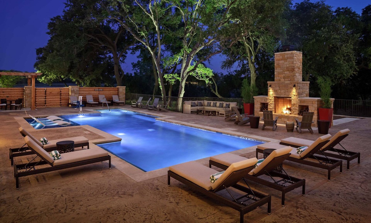 Boerne Hotel | The Bevy Hotel Boerne, a DoubleTree by Hilton
