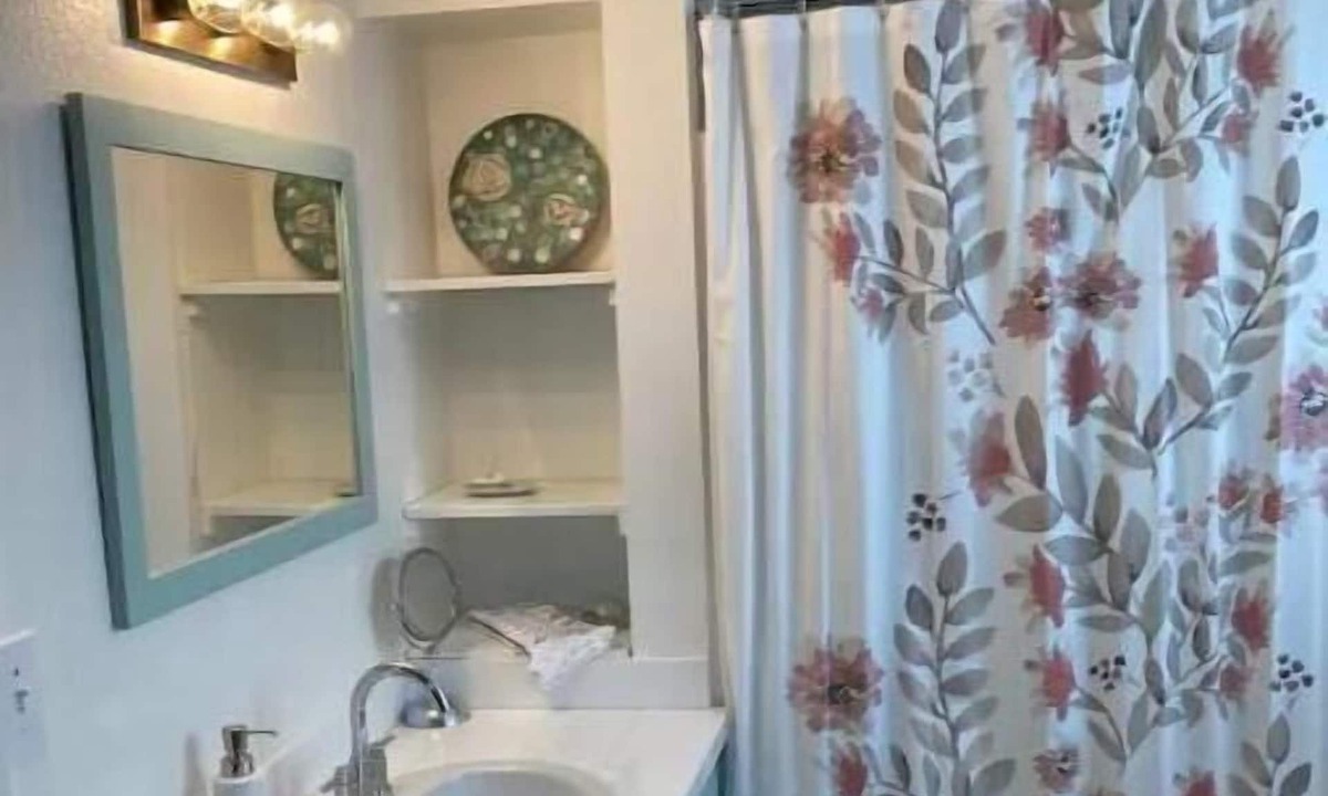 Snohomish House | The Bicycle House - Includes Free Bike Use