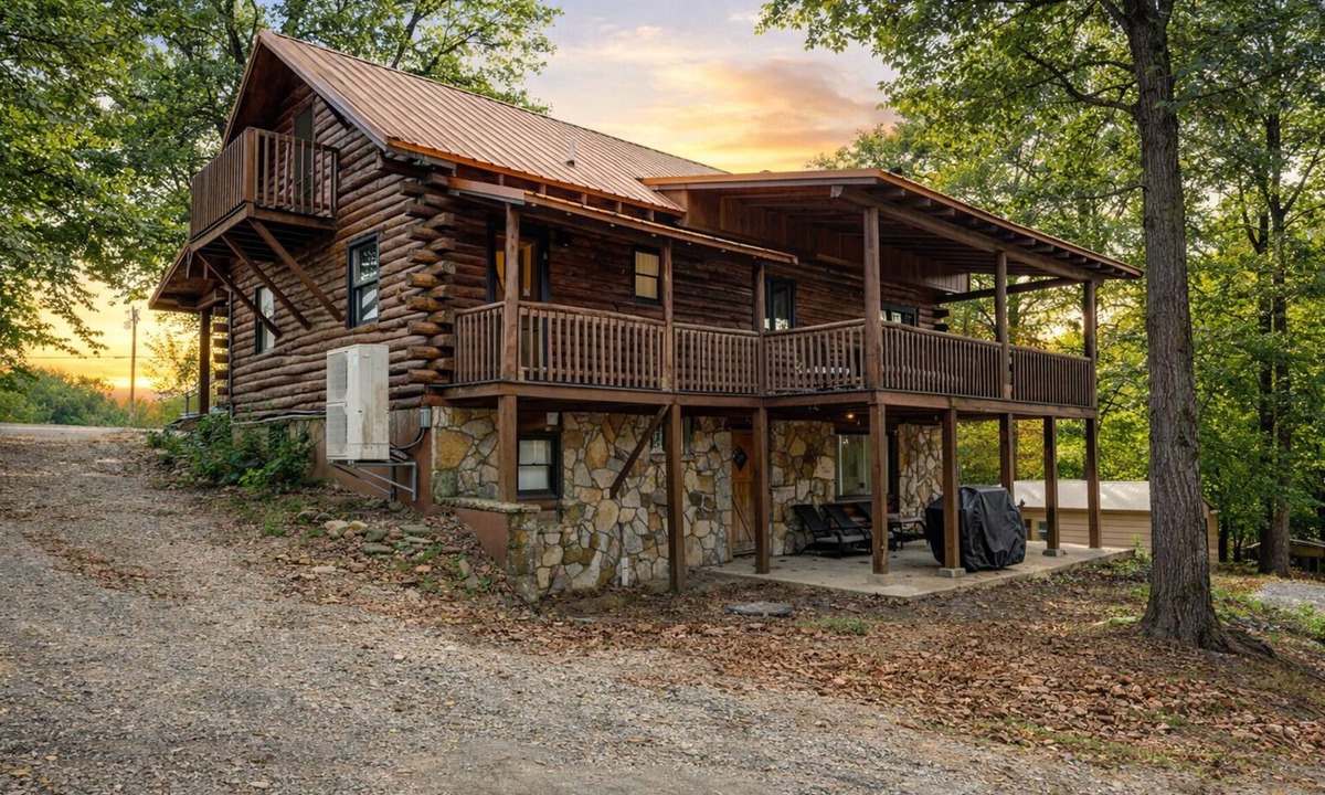 Lampe House | The Big Cabins w/Lake View