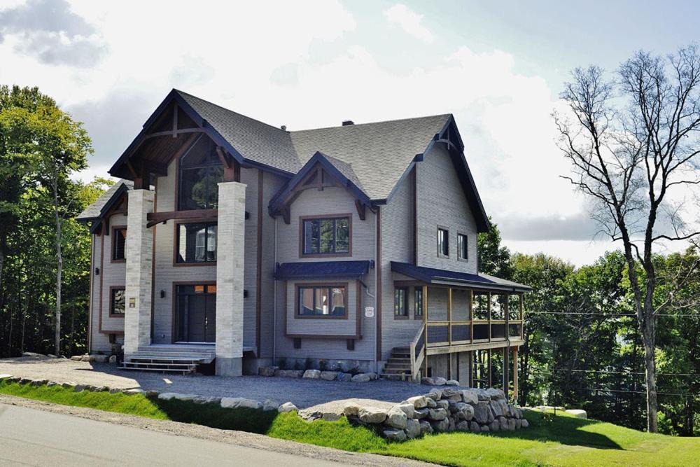 Stoneham Ski Chalet | The Big Jack Chalet 33 Chemin Blanc by Les Chalets Alpins