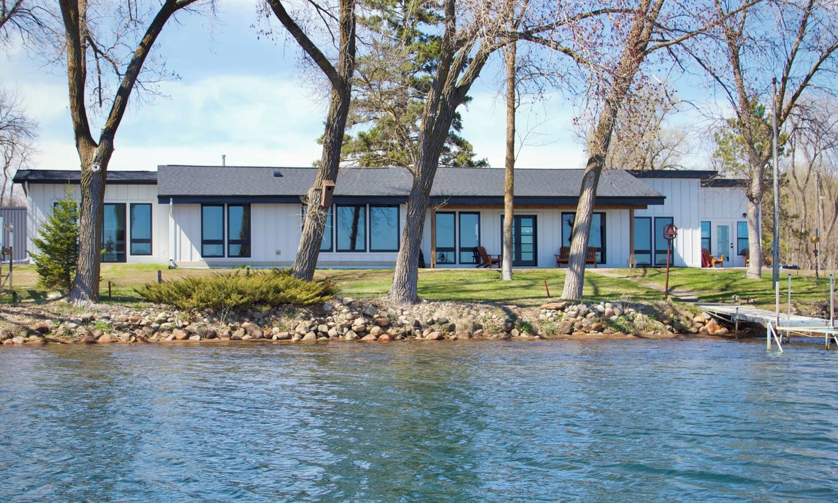 Dent House | The Big Mac House, Right On Water's Edge