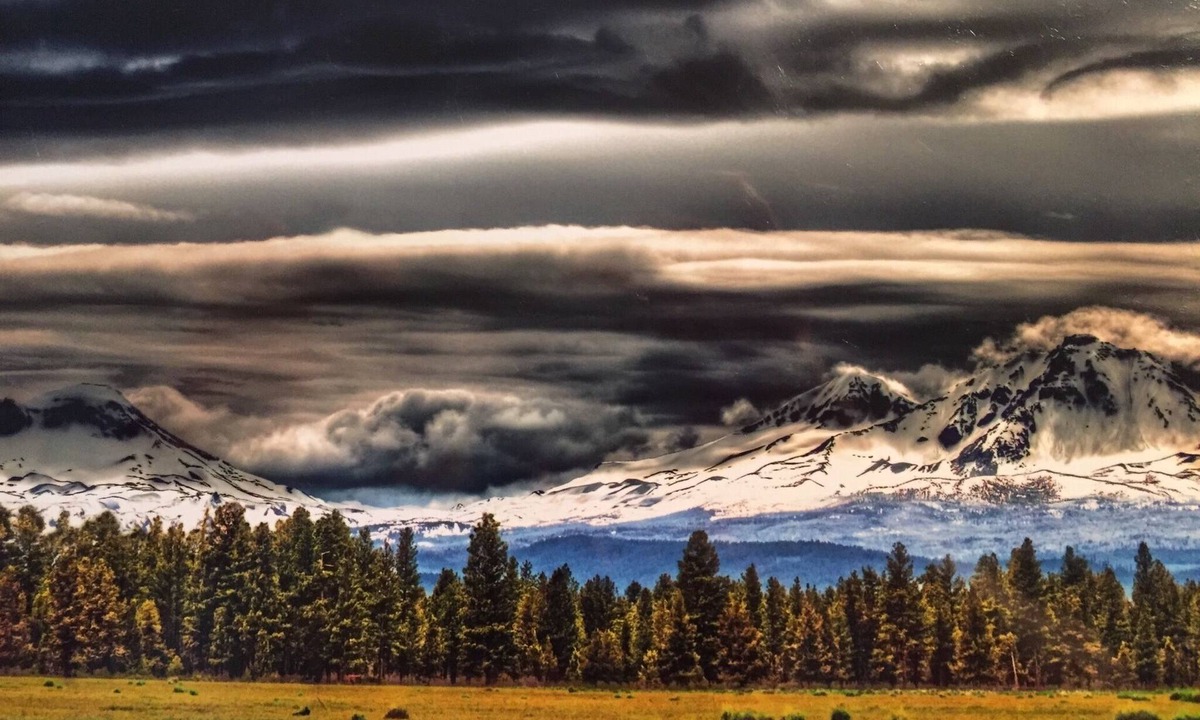 Redmond House | The big red in Redmond