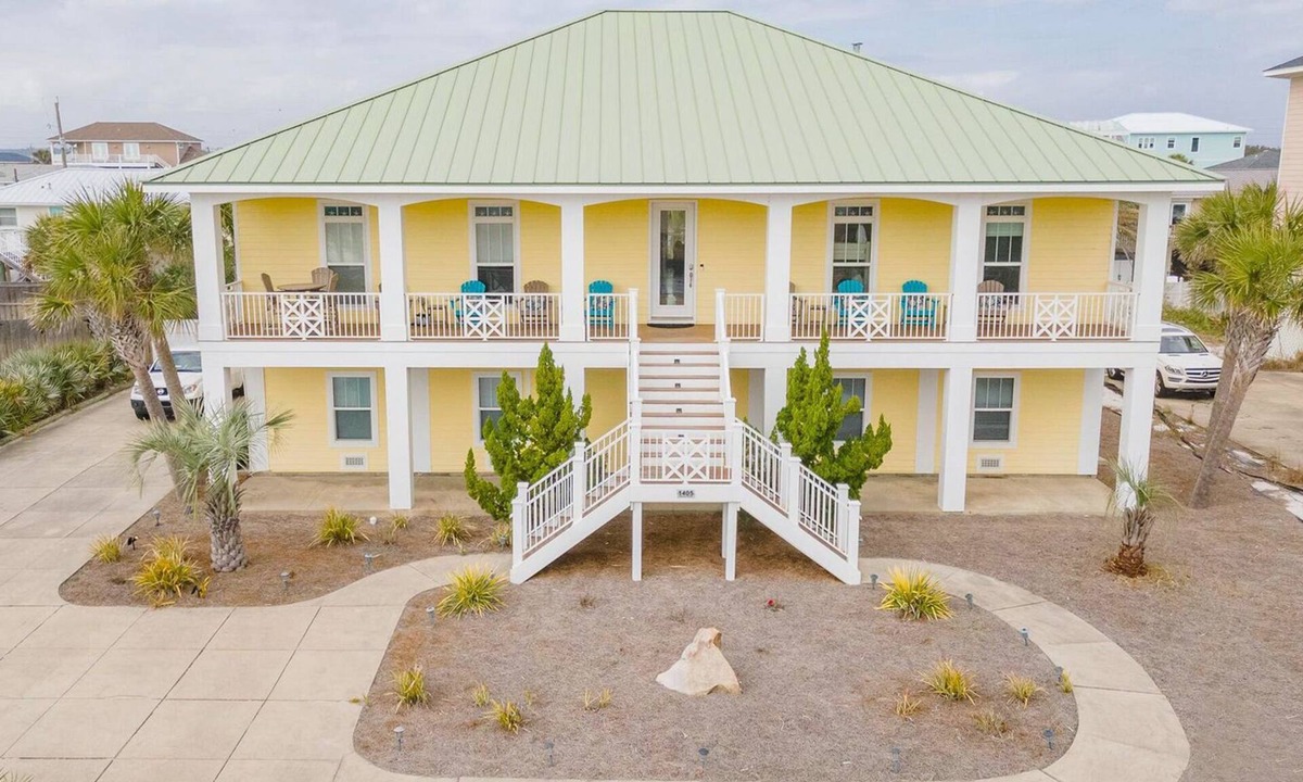 Villa Segunda House | The Big Yellow Beach House | Gulf Views, Private Pool - Sleeps 17