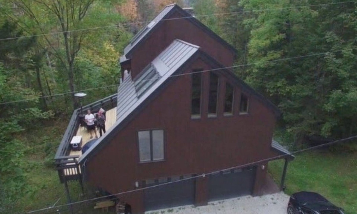 Rochester House | THE BIJOU - a Precious Gem in the Green Mountains. HOT TUB, PET OK, HANDICAP