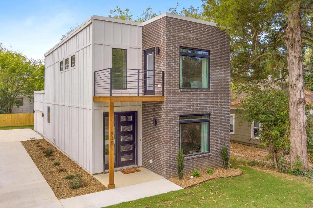 Fayetteville House | The Birch - 1 Mi to Downtown! - Newly Built!
