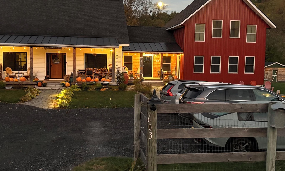 Hinesburg Hotel | The Birch & Berry Inn