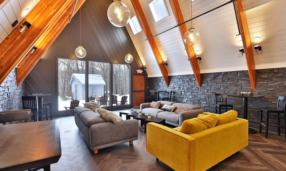 Killington Cabin | The Birch Ridge: Family Room #11 - Queen/bunkbed Suite In Killington, Vermont 1 Bedroom Home
