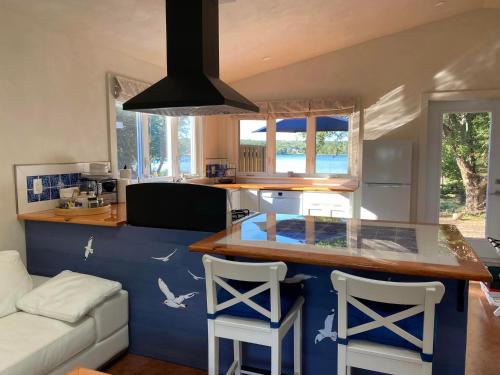 Little Harbour Apartment | The Bird in Hand