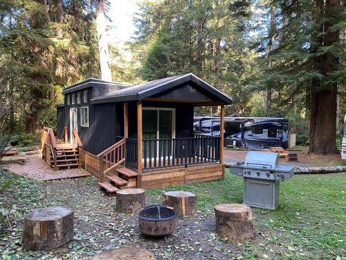Klamath Ski Chalet | The Black Bear Cabin