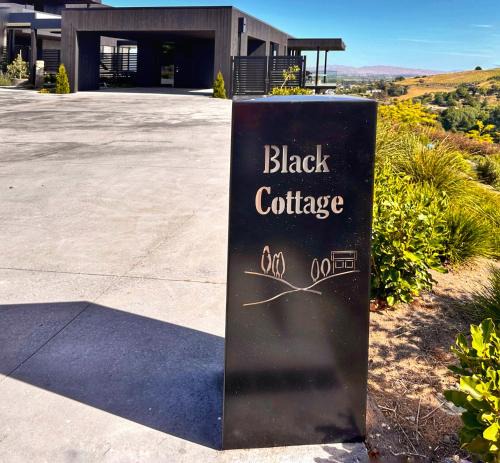 Taradale Apartment | The Black Cottage