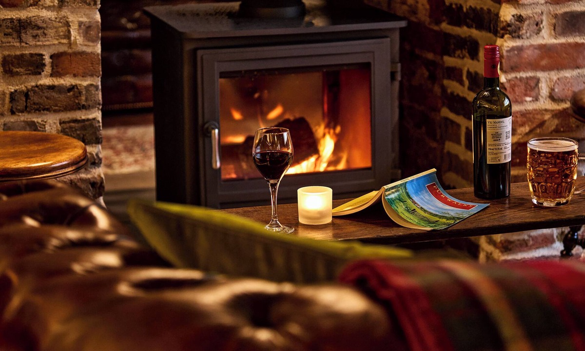 Ford Hotel | The Black Horse, Climping