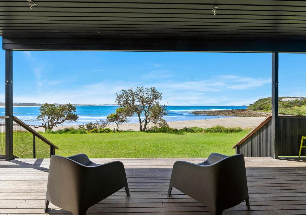 Arrawarra Headland House | The Black House