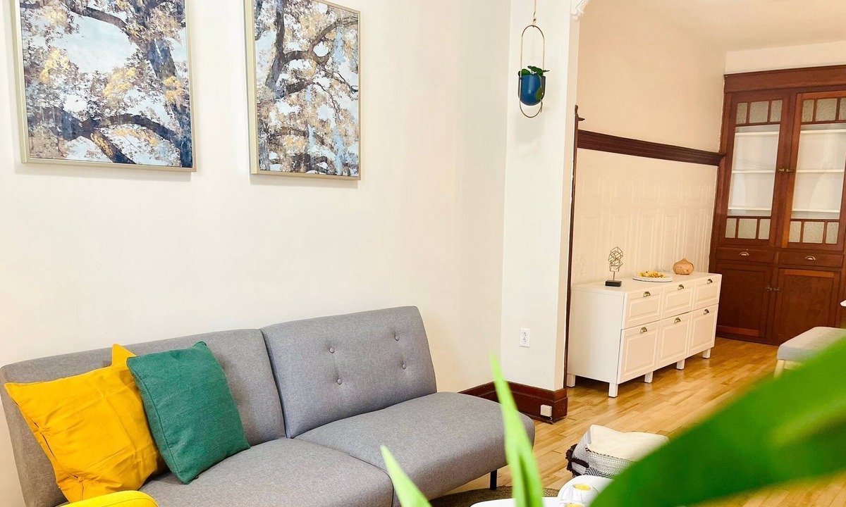 Vieux-Rosemont Apartment | The Black Pearl: Cozy Vintage-Modern 5 bedrooms