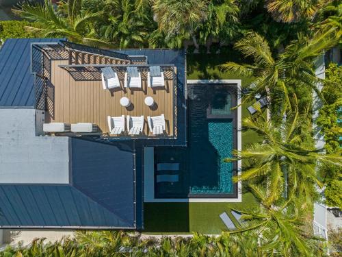 Holmes Beach House | The Black Pearl