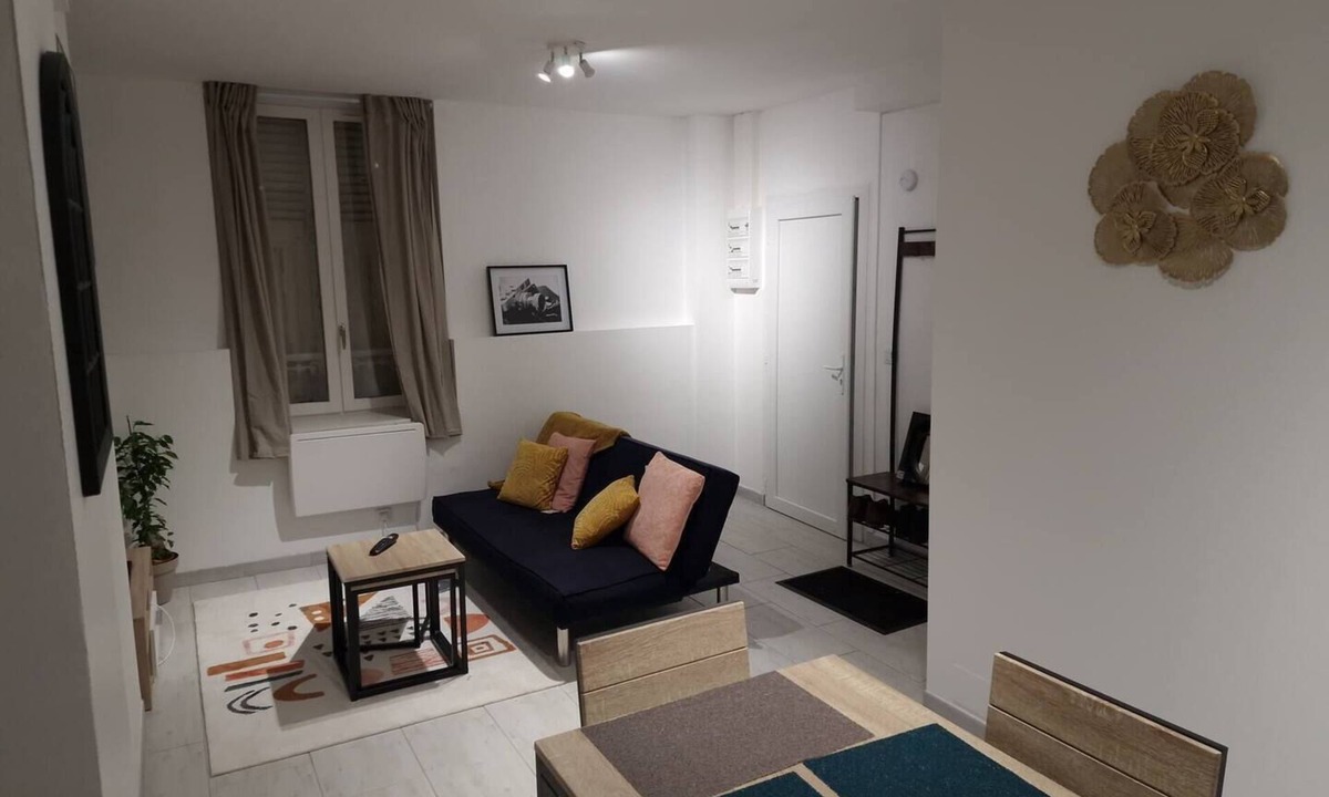 Chalette-sur-Loing House | The Black & White: MONTARGIS/CHALETTE