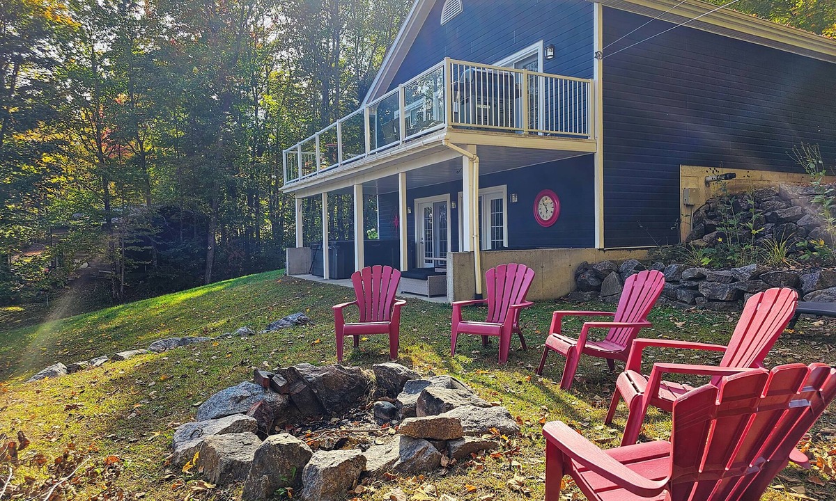 Notre-Dame-de-Pontmain Ski Chalet | The Blue Cottage