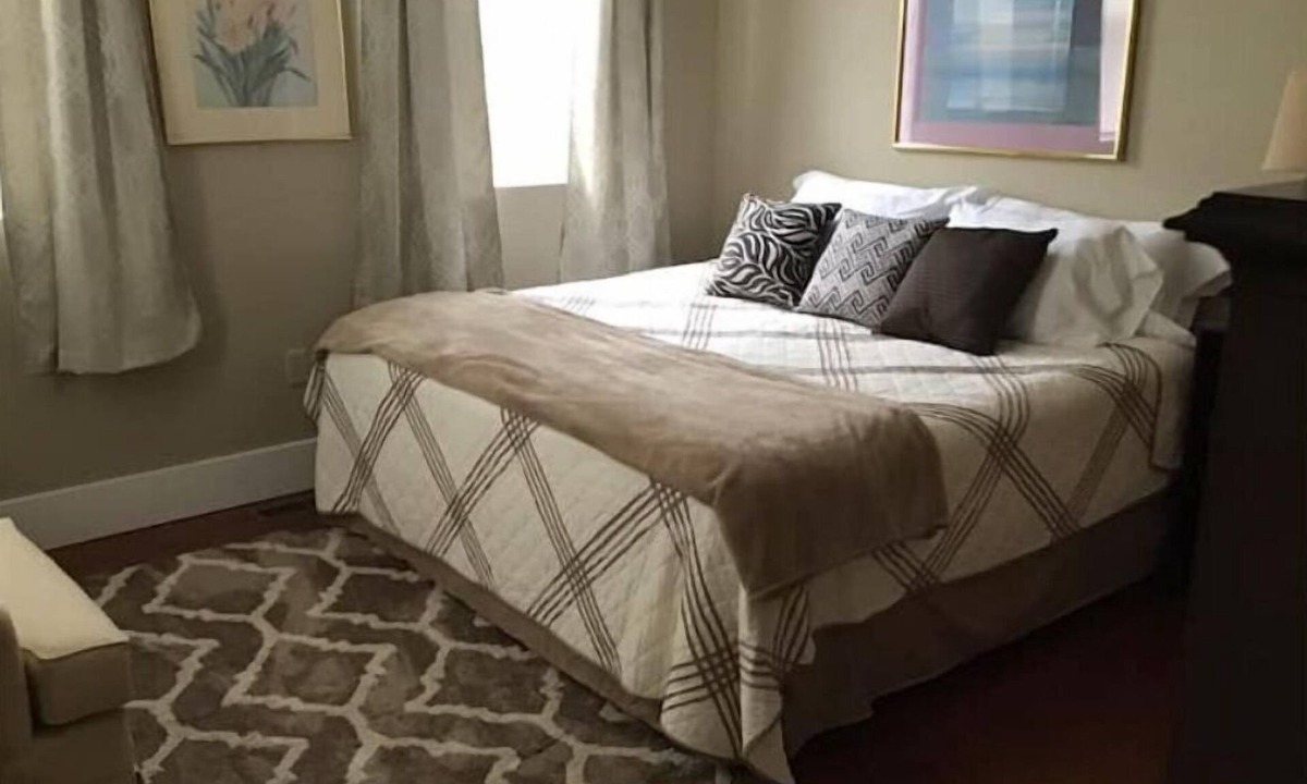 Dayton Cottage | The Blue Cottage. Close to UD