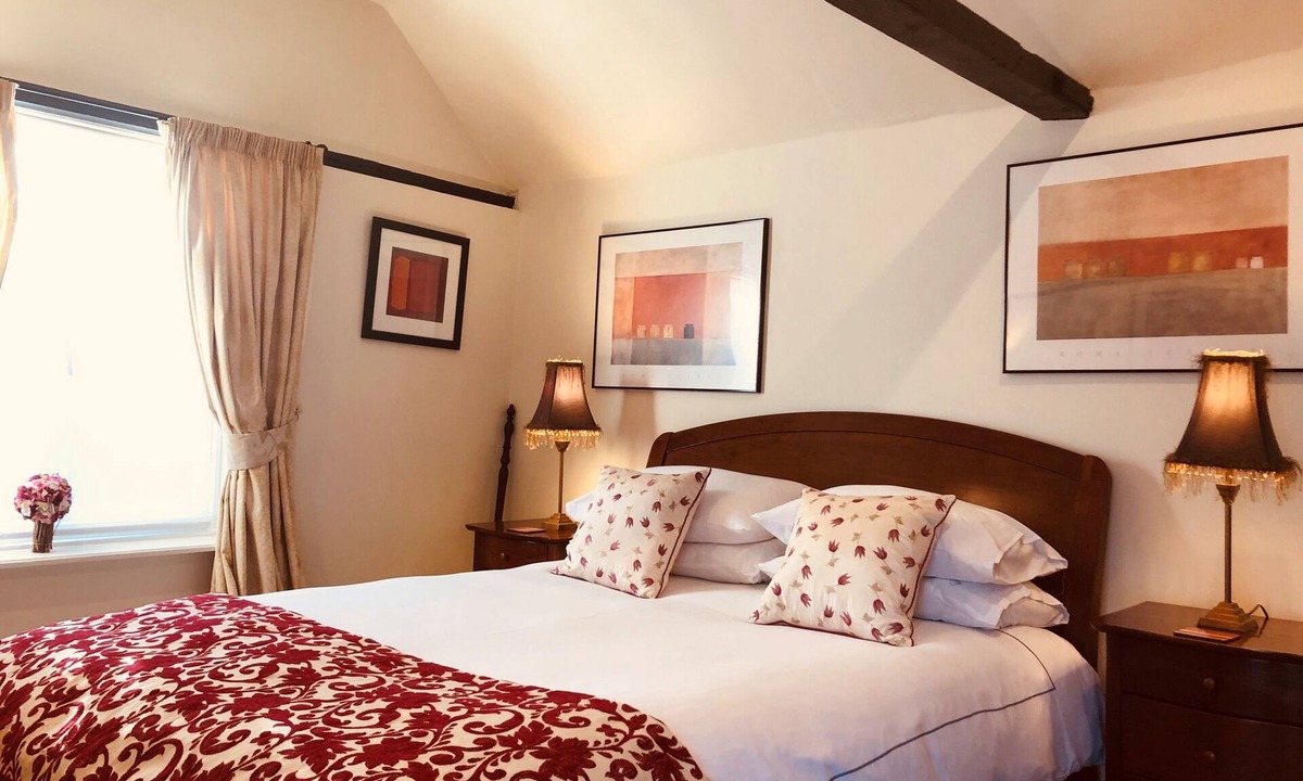 Fen Stanton Cottage | The Blue Cow Luxury 5 Star Accommodation