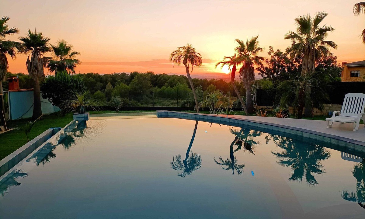 Turis Ski Chalet | The Blue Diamond Villa-25min From Valencia