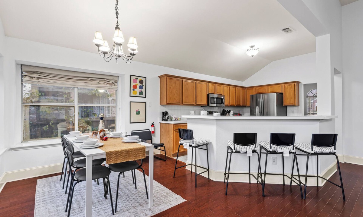 Frisco House | The Blue Door - 6 Beds Frisco w/Arcade & Games & Office