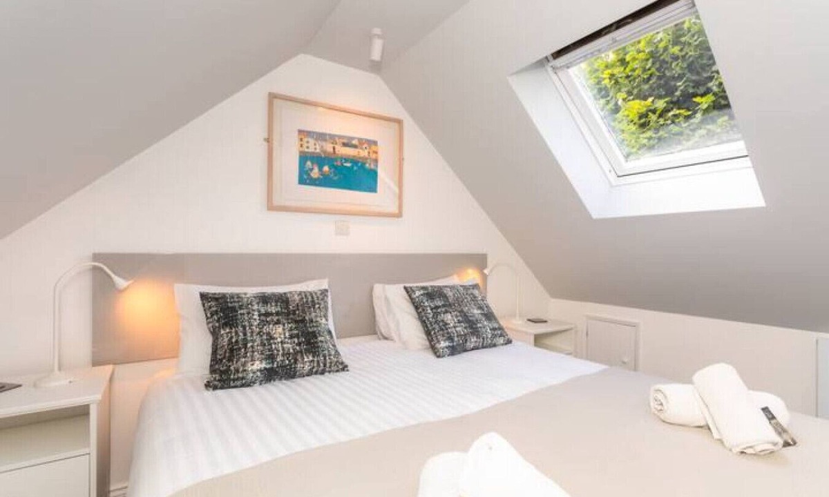 Bath Apartment | The Blue Door - Bath