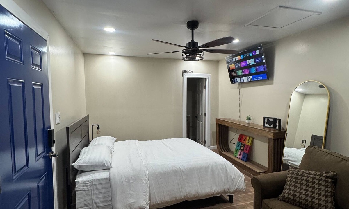 Northeast El Paso Apartment | The Blue Door Studio: Modern & Cozy El Paso Stay