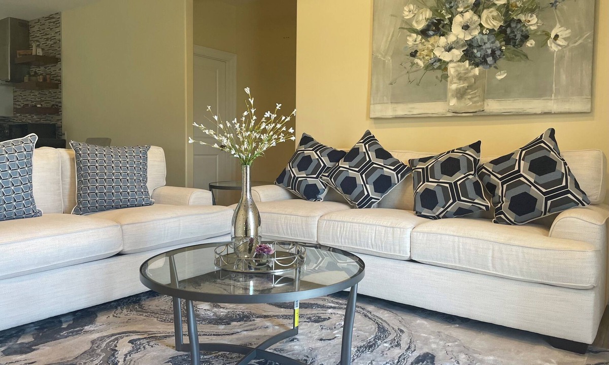 Edinburg House | The Blue Haven Serene Stay