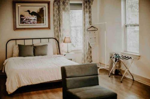 East Memphis Apartment | The Blue Heron-elegant urban studio in city center